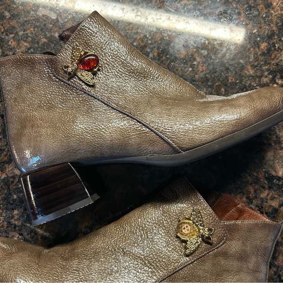 Hispanitas Guinivere Brown Leather Chelsea Ankle Boots Almond Toe - Picture 2 of 10